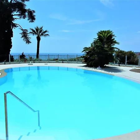 Garavan Avec Piscine A Proximite Italie Et Monaco *