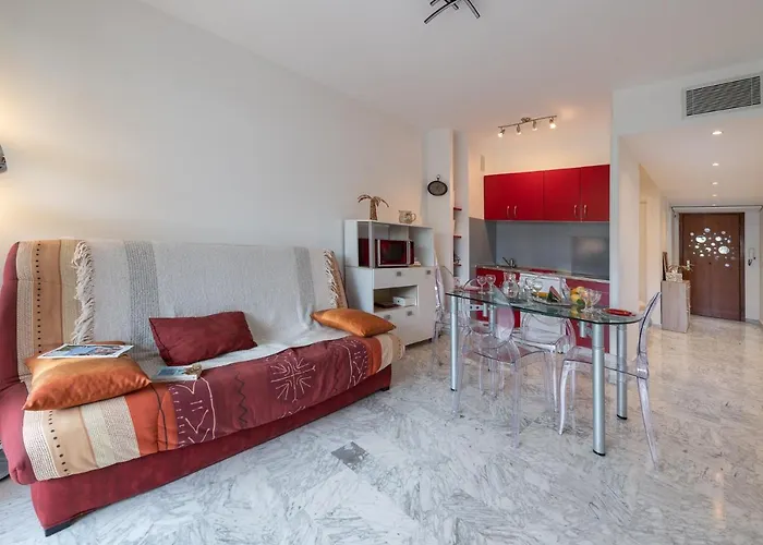 Апартаменти Garavan Avec Piscine A Proximite Italie Et Monaco *