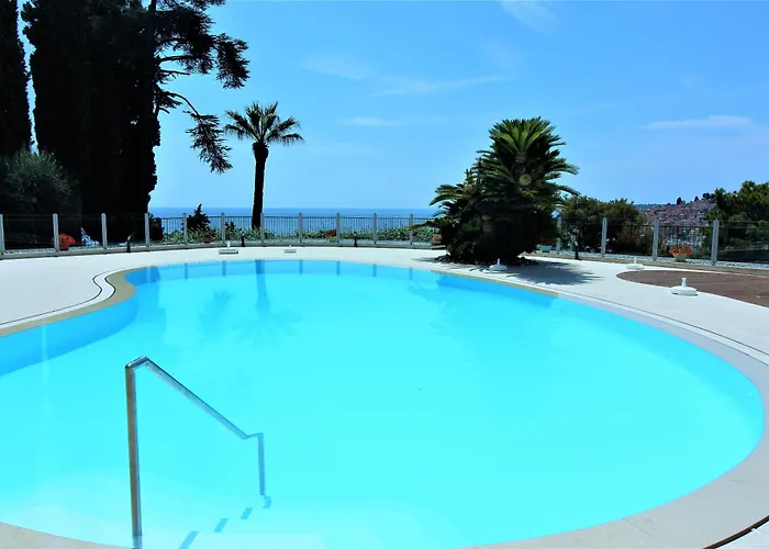 Garavan Avec Piscine A Proximite Italie Et Monaco *